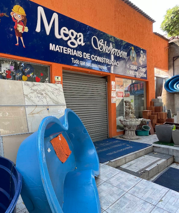 Equipe Mega Showroom